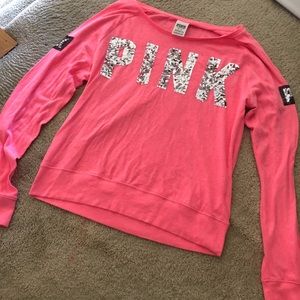 PINK BRAND SPARKLE TOP ✨